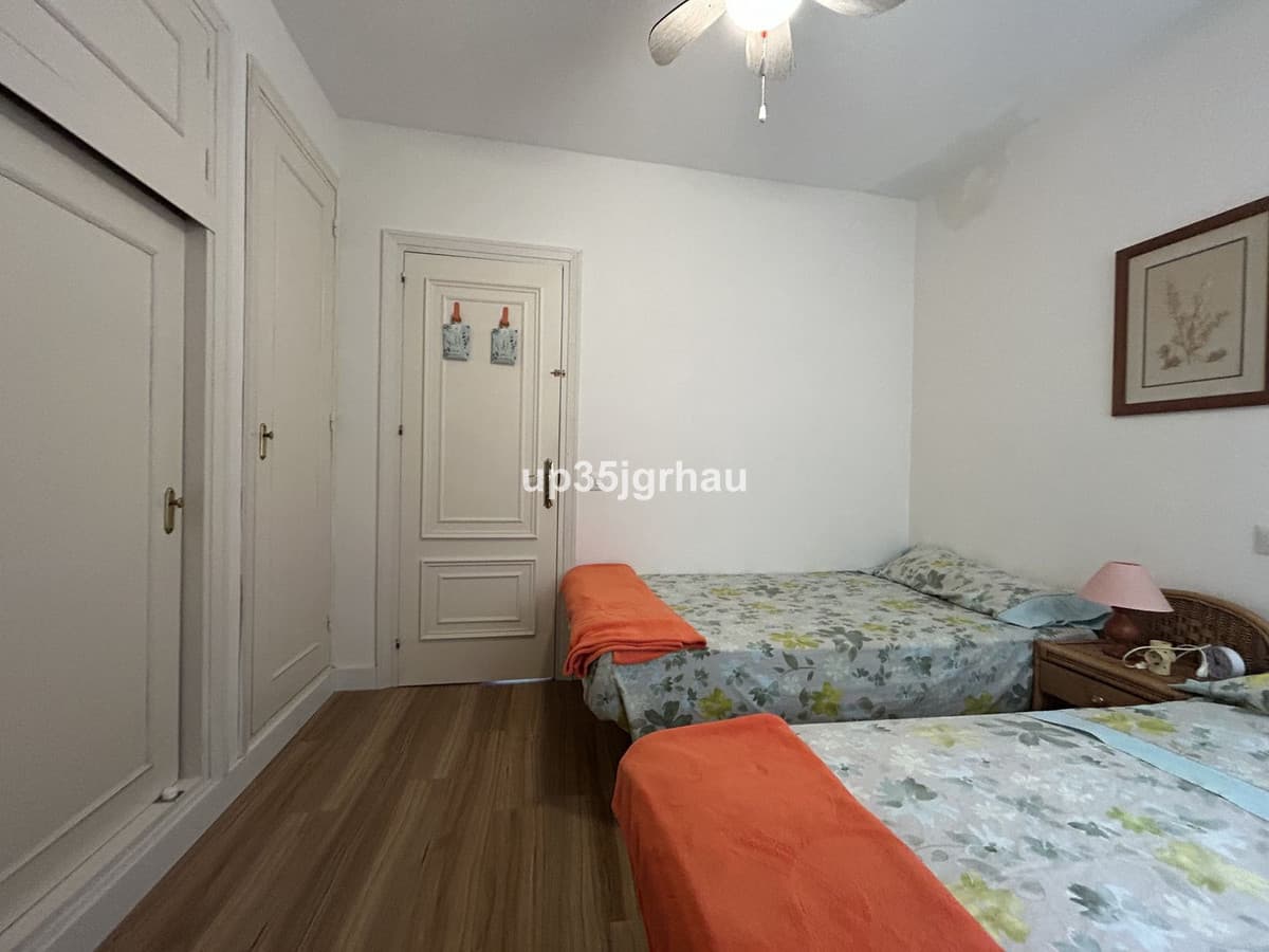 Middle Floor Apartment in Estepona — photo 10 of 10