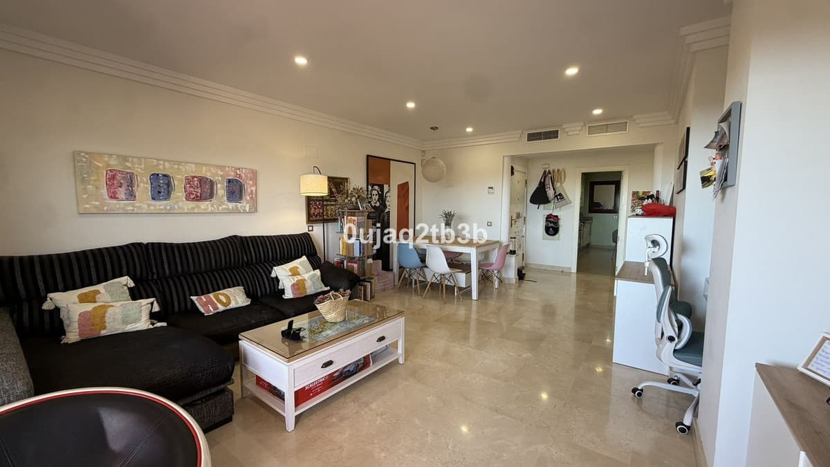 Ground Floor Apartment in Benahavís — photo 2 of 10