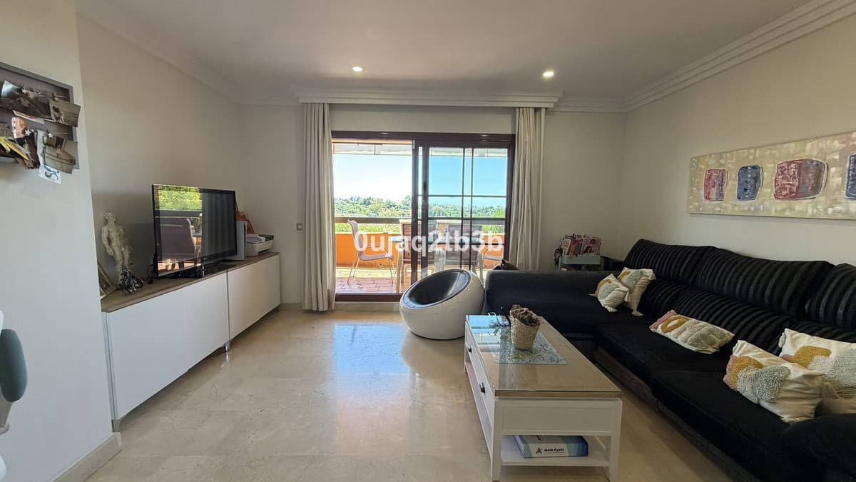 Ground Floor Apartment in Benahavís — photo 3 of 10