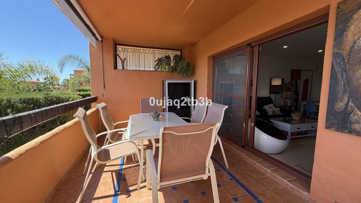 Ground Floor Apartment in Benahavís — photo 4 of 10