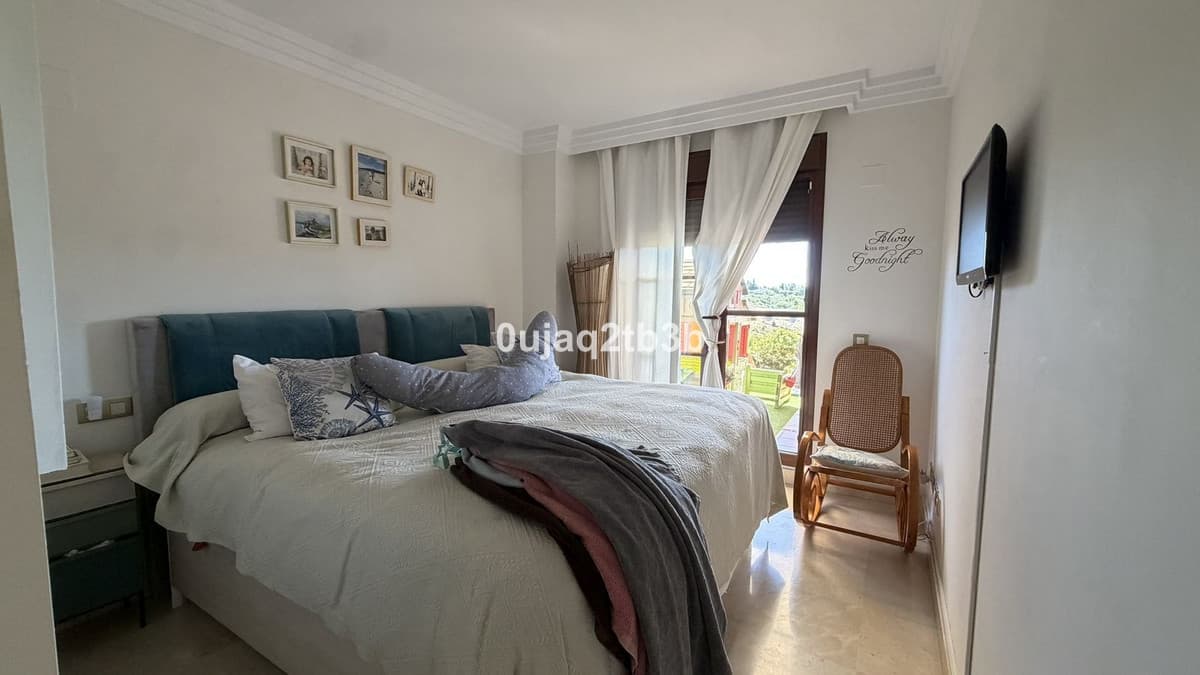 Ground Floor Apartment in Benahavís — photo 8 of 10