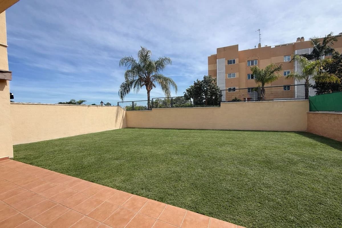 Ground Floor Apartment in Estepona — photo 1 of 10