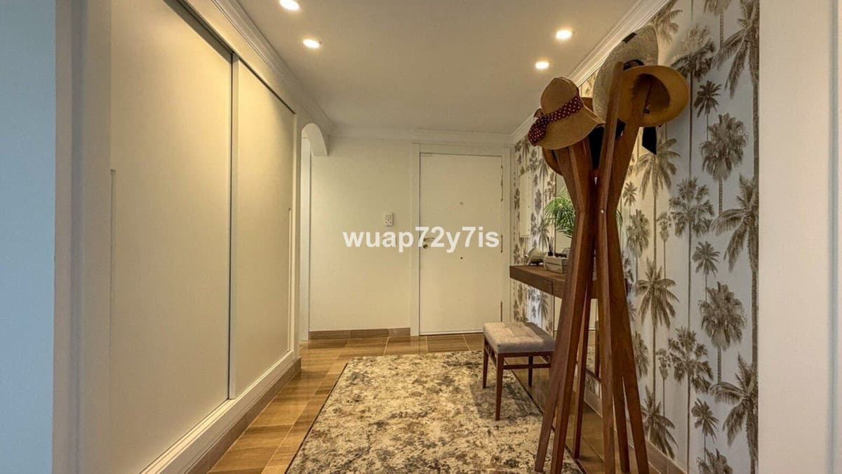 Penthouse in Elviria — photo 3 of 10