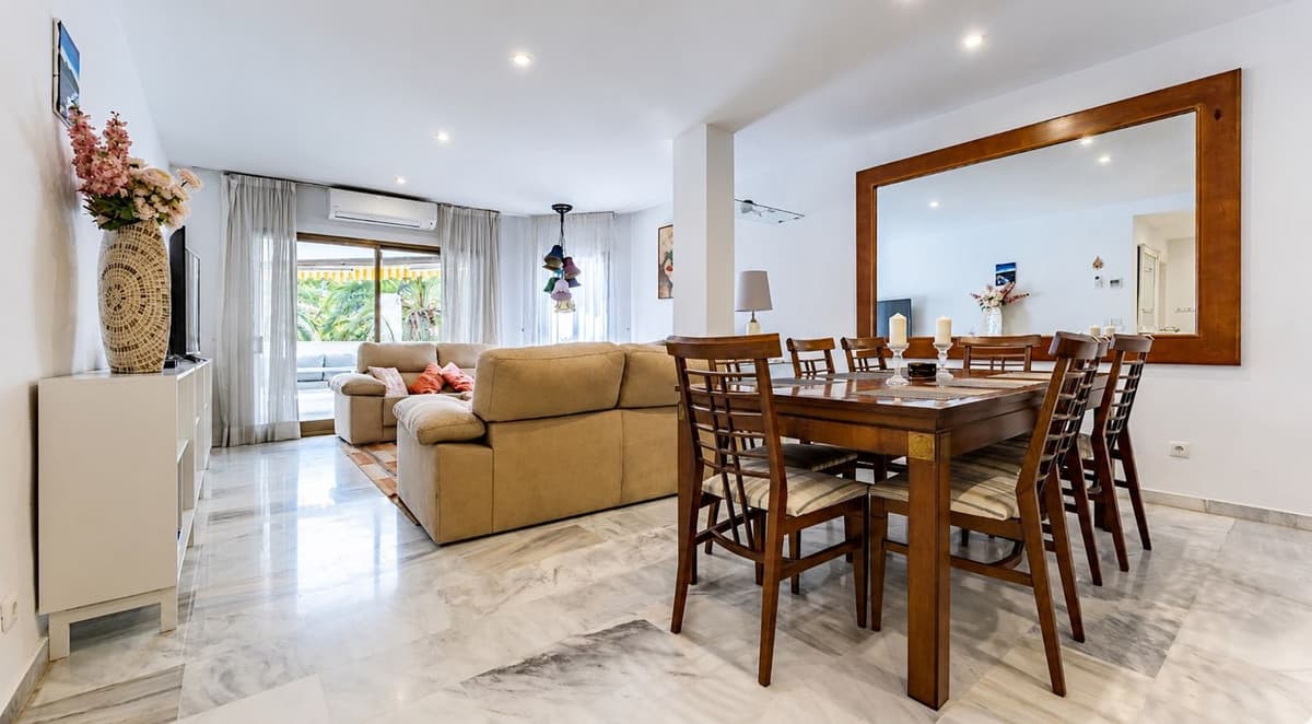 Ground Floor Apartment in Elviria — photo 3 of 10