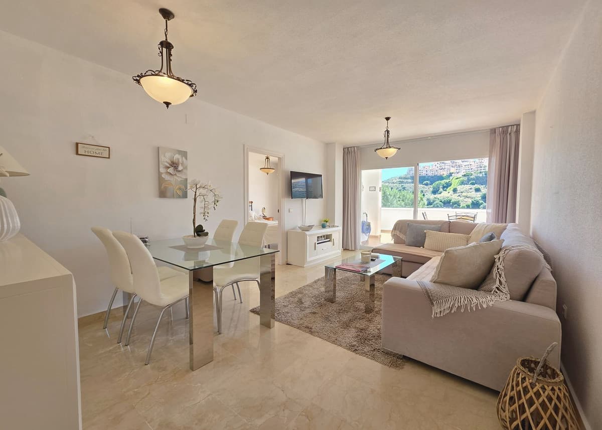 Ground Floor Apartment in Calahonda — photo 3 of 10