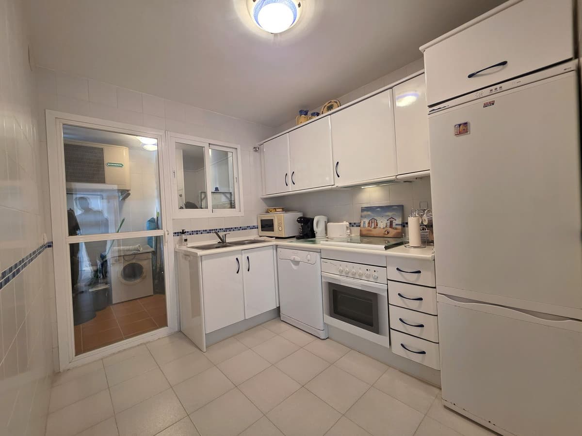 Ground Floor Apartment in Calahonda — photo 4 of 10