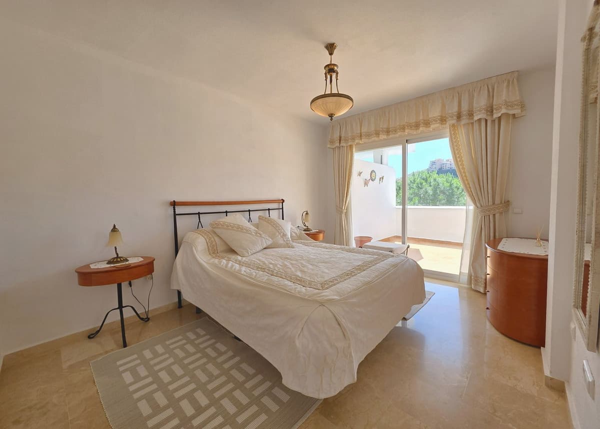 Ground Floor Apartment in Calahonda — photo 5 of 10