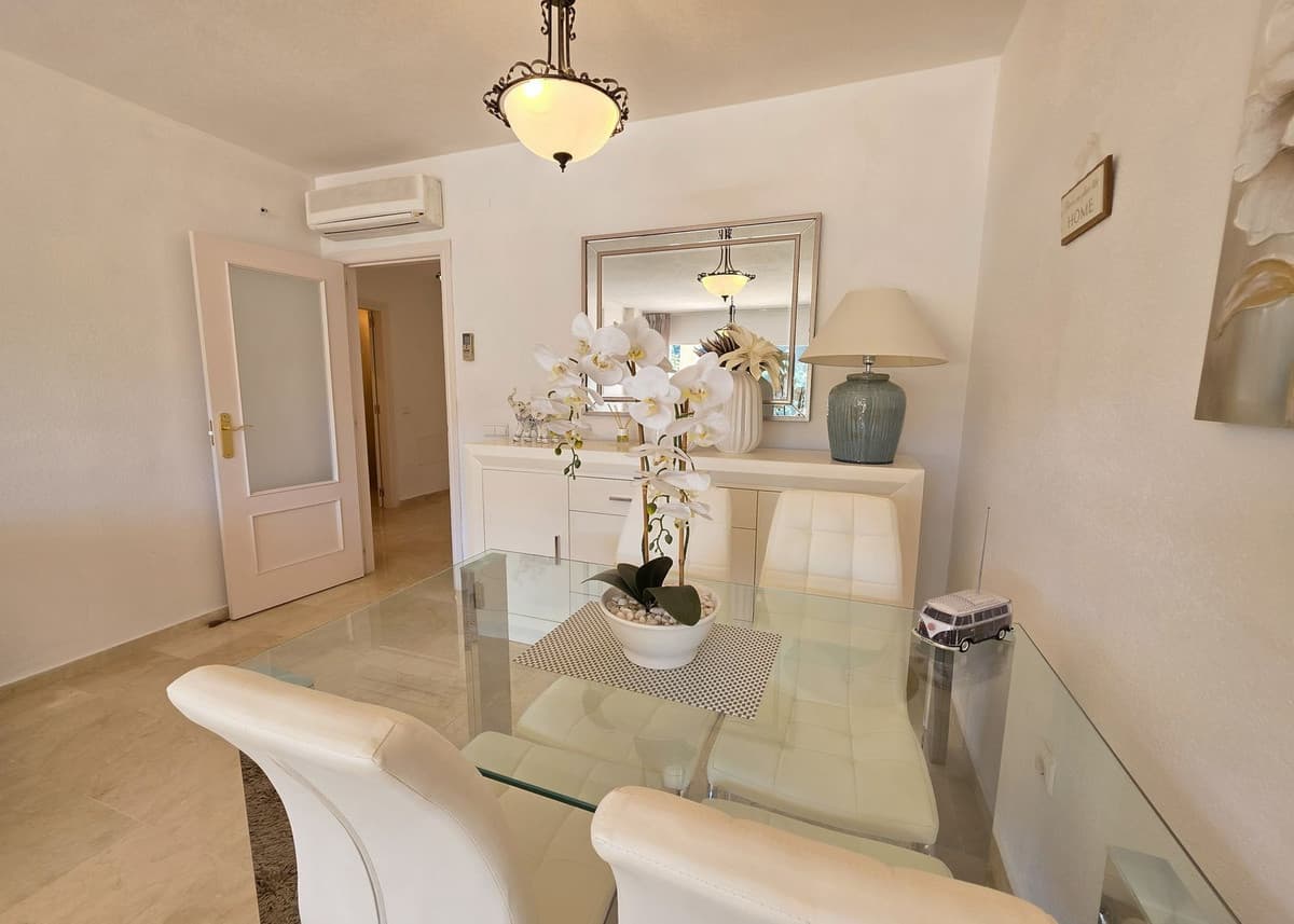 Ground Floor Apartment in Calahonda — photo 7 of 10