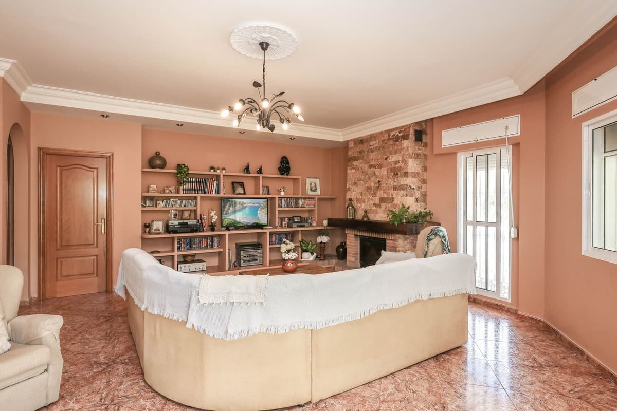 Detached Villa in Monda — photo 4 of 10