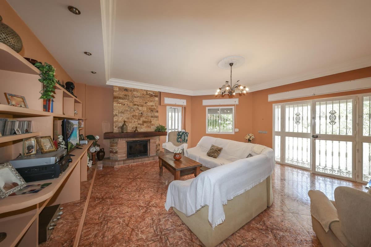 Detached Villa in Monda — photo 9 of 10