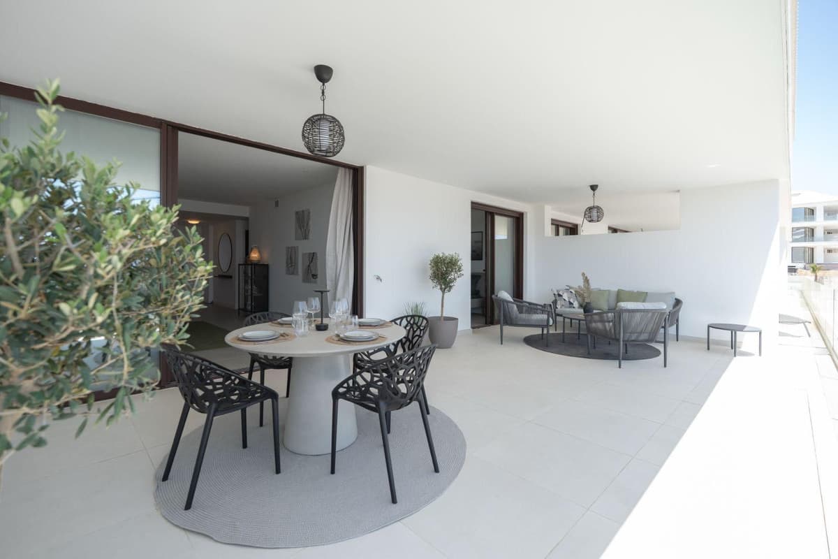 Middle Floor Apartment in Higueron — photo 3 of 10