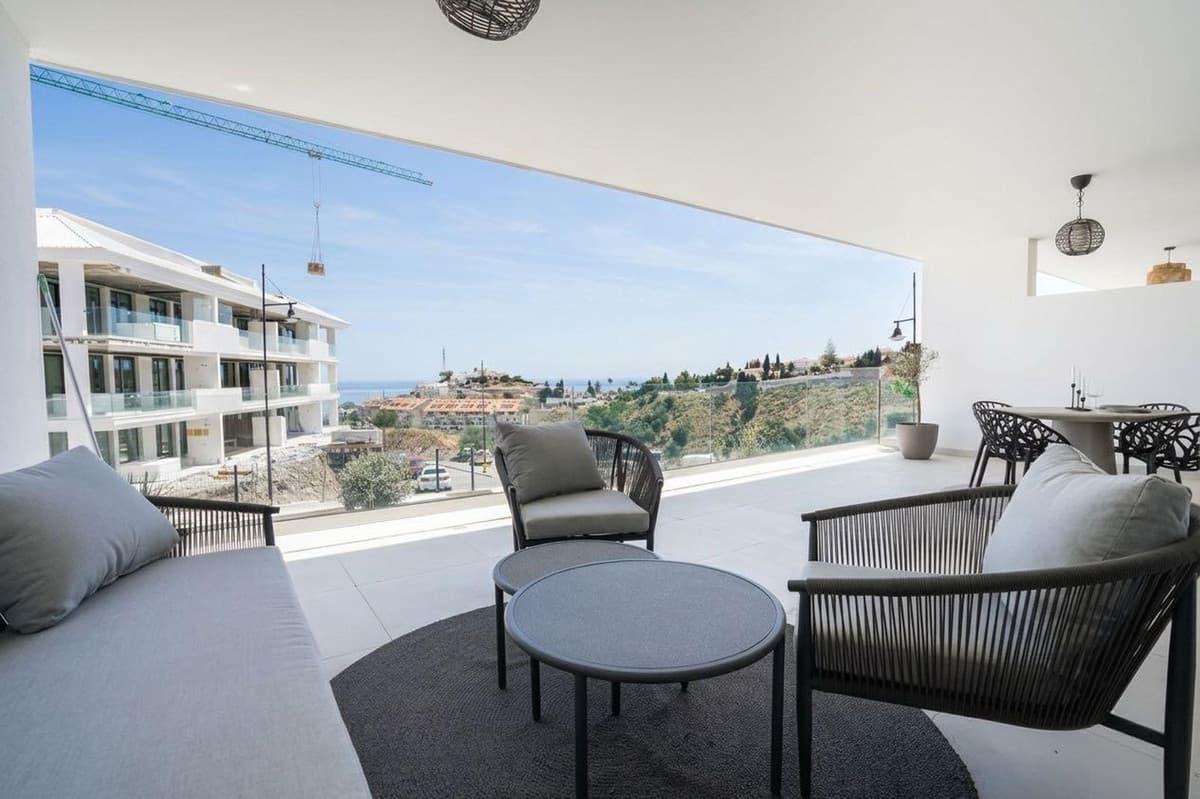Middle Floor Apartment in Higueron — photo 5 of 10