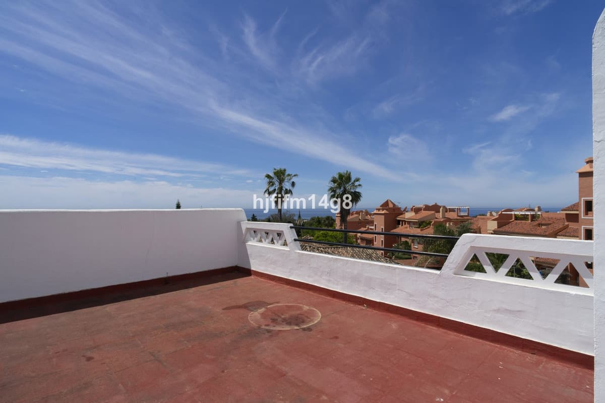 Townhouse in Reserva de Marbella — photo 3 of 10