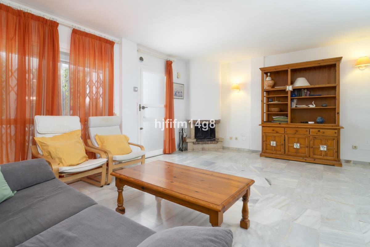 Townhouse in Reserva de Marbella — photo 8 of 10