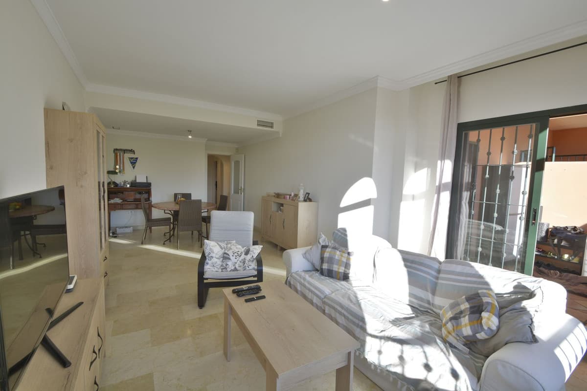 Ground Floor Apartment in Elviria — photo 4 of 10