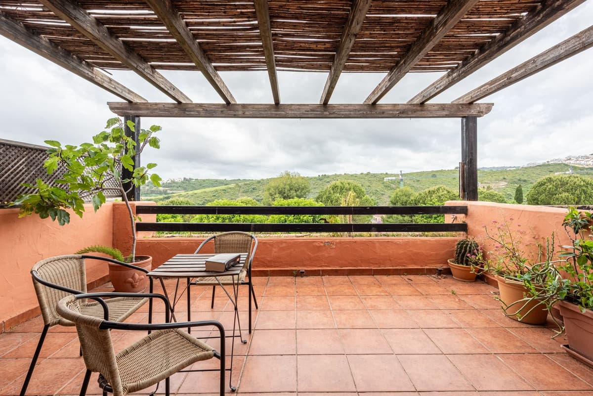 Middle Floor Apartment in Casares — photo 1 of 10