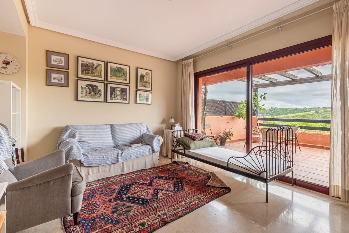 Middle Floor Apartment in Casares — photo 3 of 10