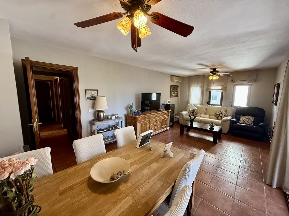 Middle Floor Apartment in Recinto Ferial — photo 2 of 10