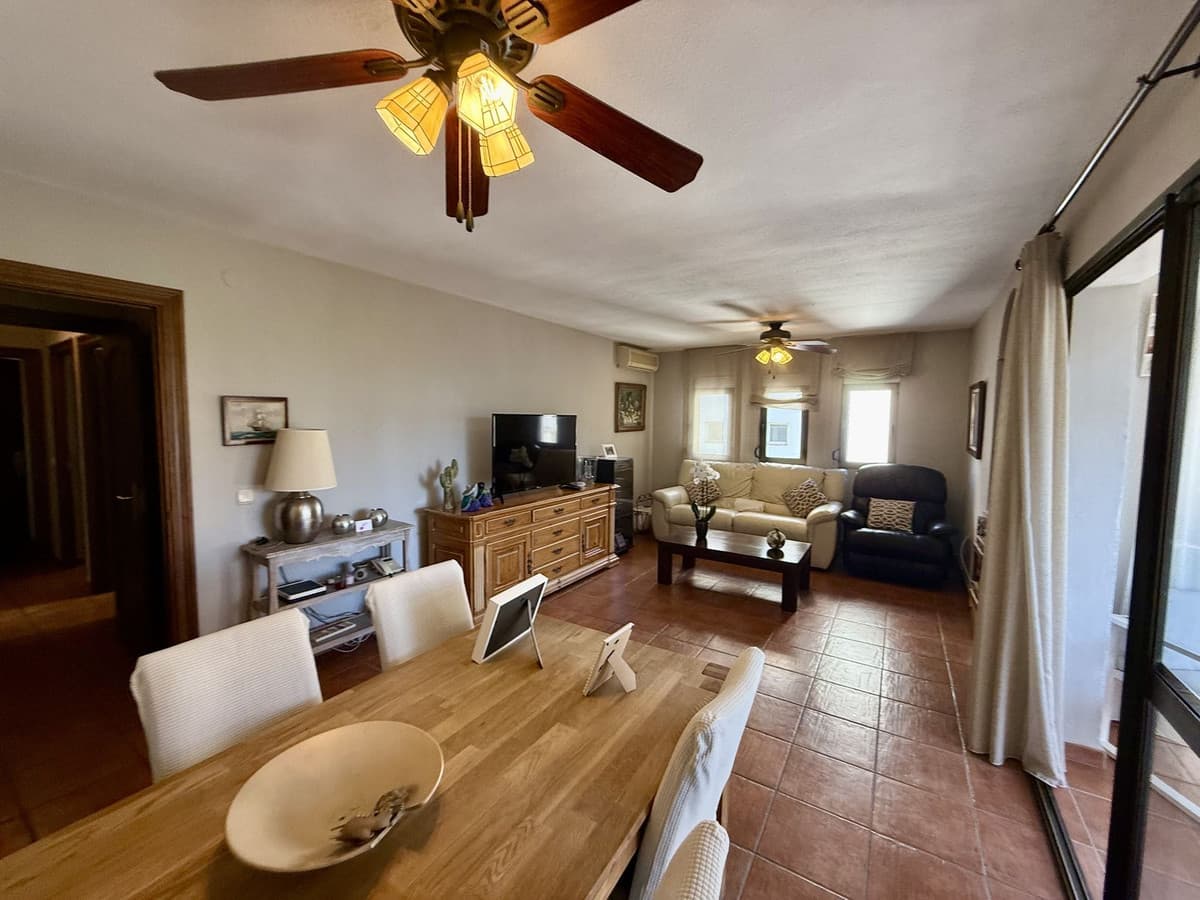 Middle Floor Apartment in Recinto Ferial — photo 4 of 10