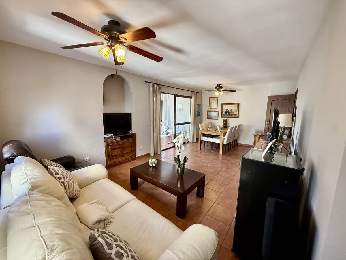 Middle Floor Apartment in Recinto Ferial — photo 5 of 10