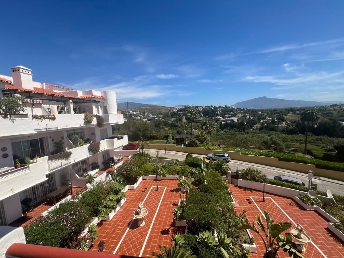 Penthouse in Bel Air — photo 2 of 10