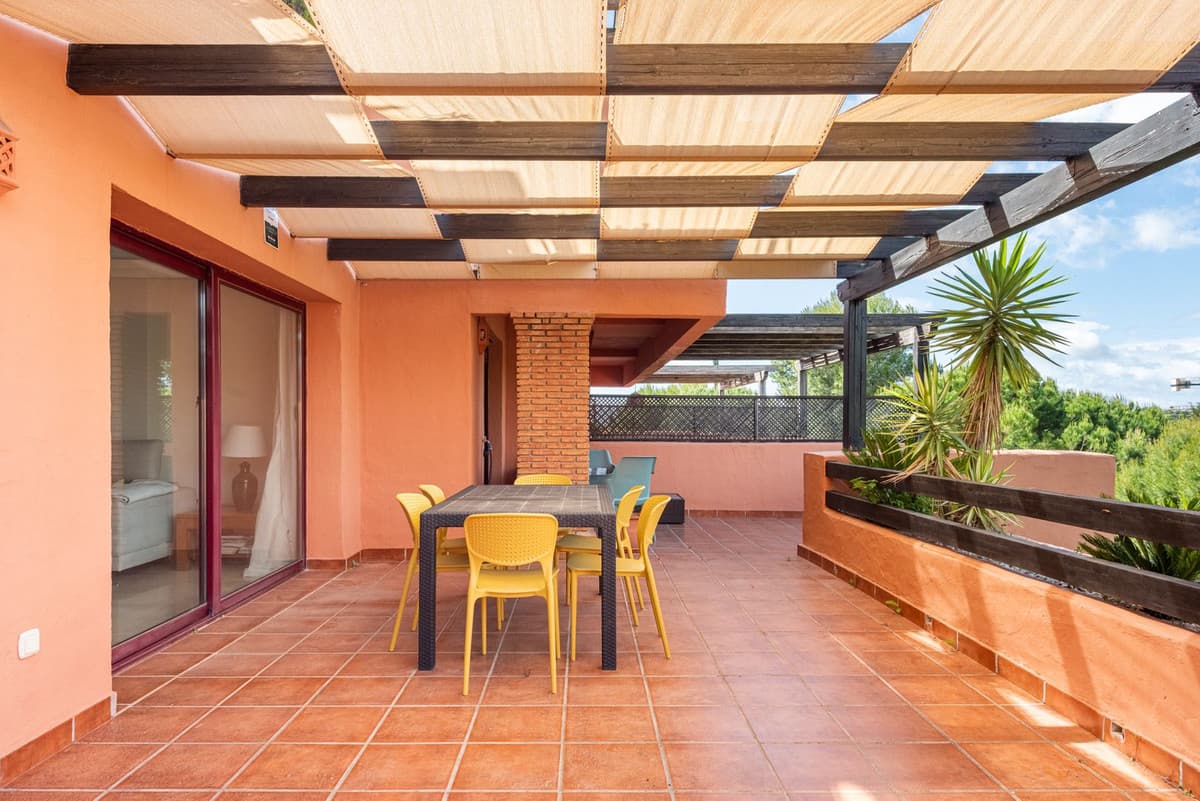 Middle Floor Apartment in Casares — photo 2 of 10