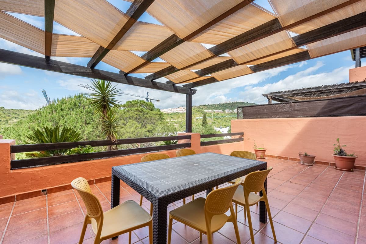 Middle Floor Apartment in Casares — photo 3 of 10