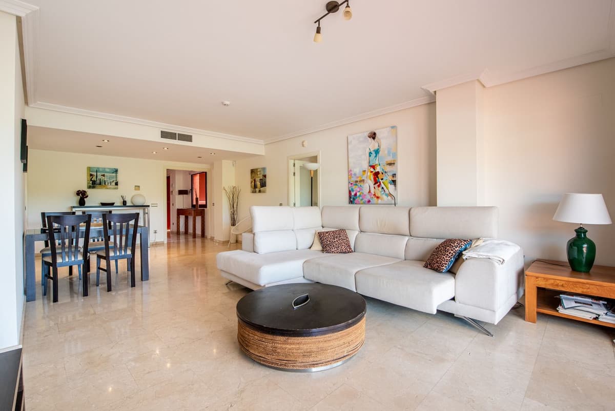 Middle Floor Apartment in Casares — photo 7 of 10