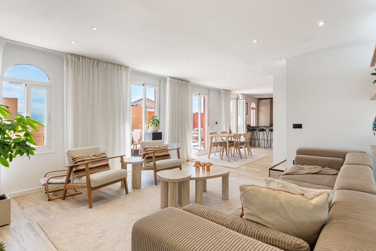 Middle Floor Apartment in La Duquesa — photo 3 of 10