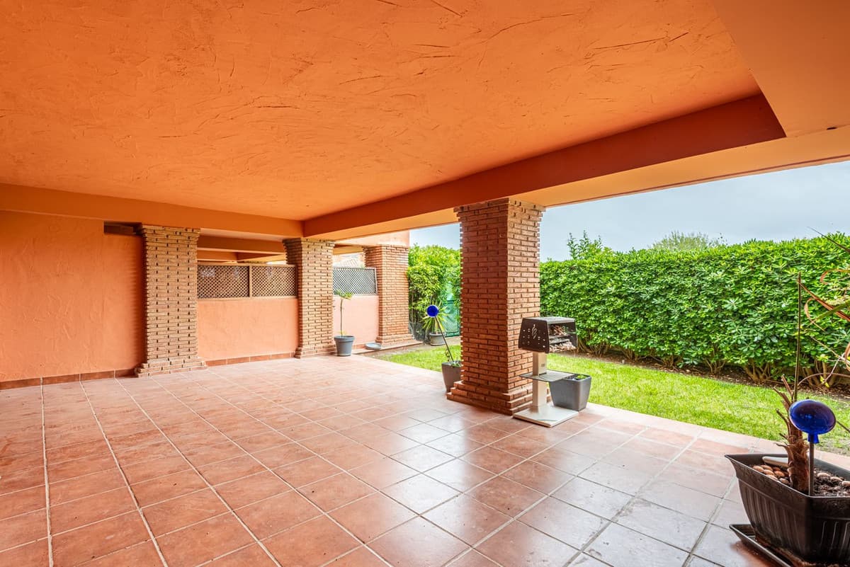 Ground Floor Apartment in Casares — photo 1 of 10
