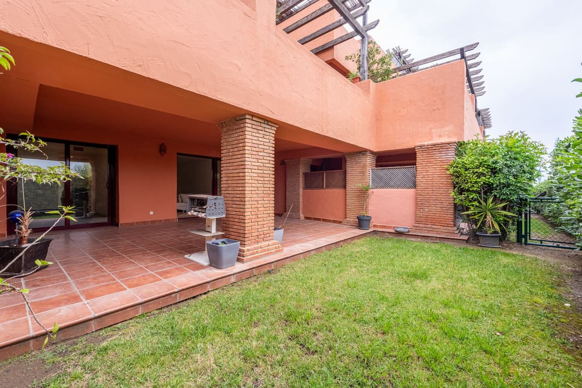 Ground Floor Apartment in Casares — photo 2 of 10