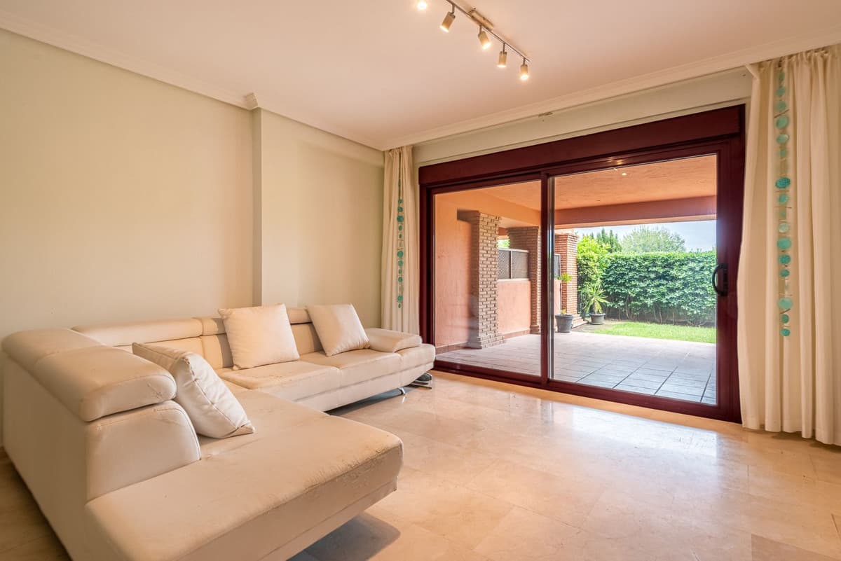 Ground Floor Apartment in Casares — photo 5 of 10