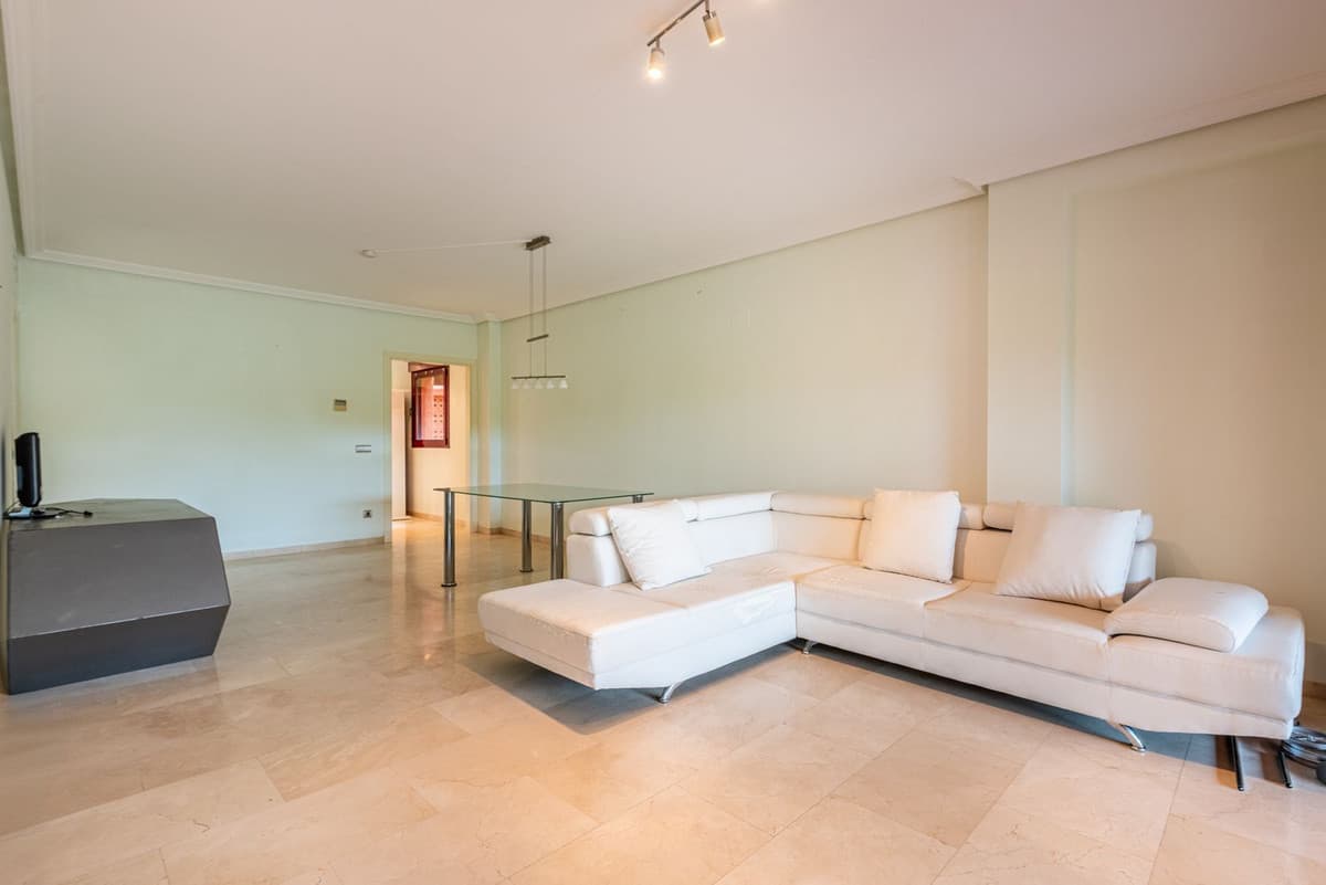 Ground Floor Apartment in Casares — photo 7 of 10
