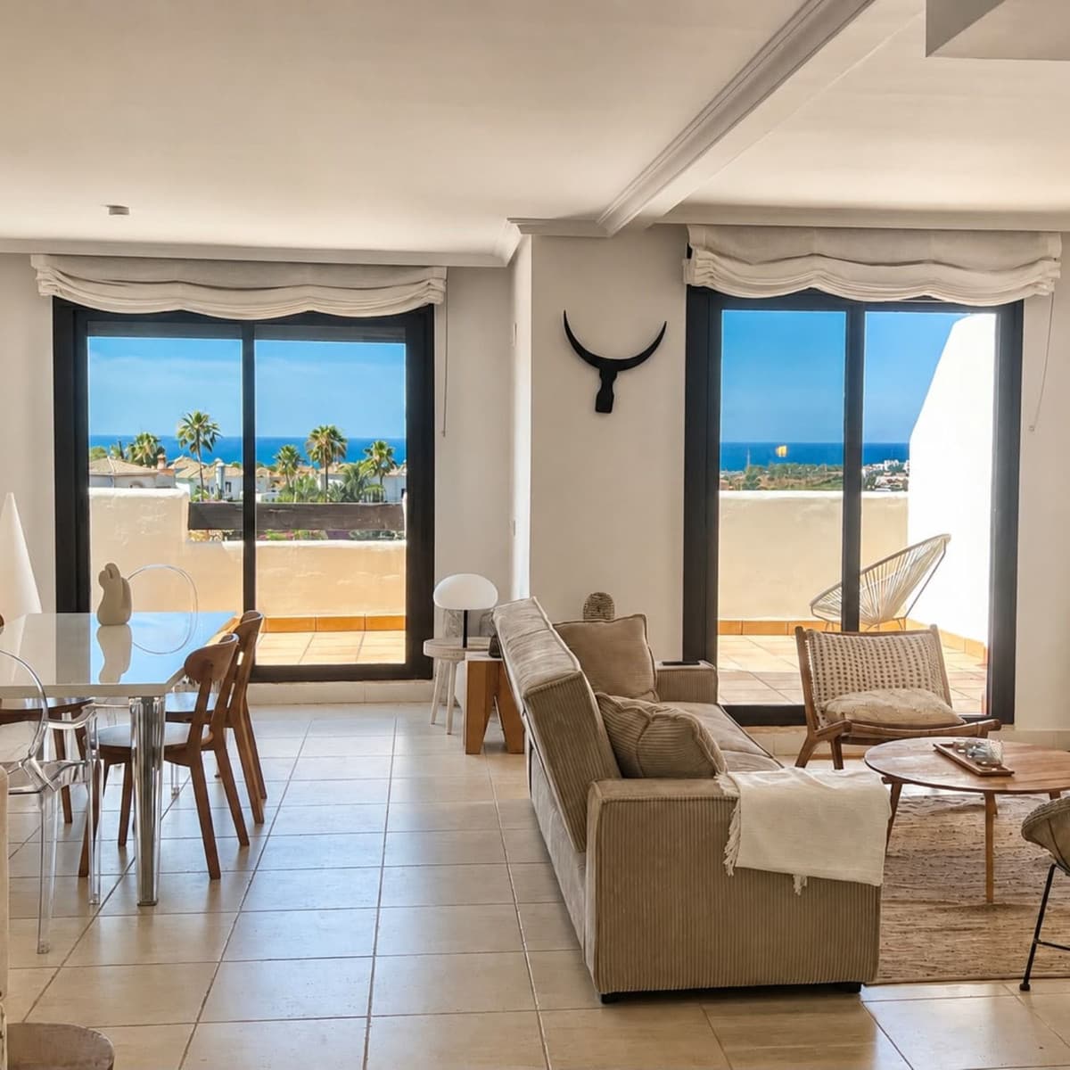 Townhouse in Estepona — photo 1 of 10