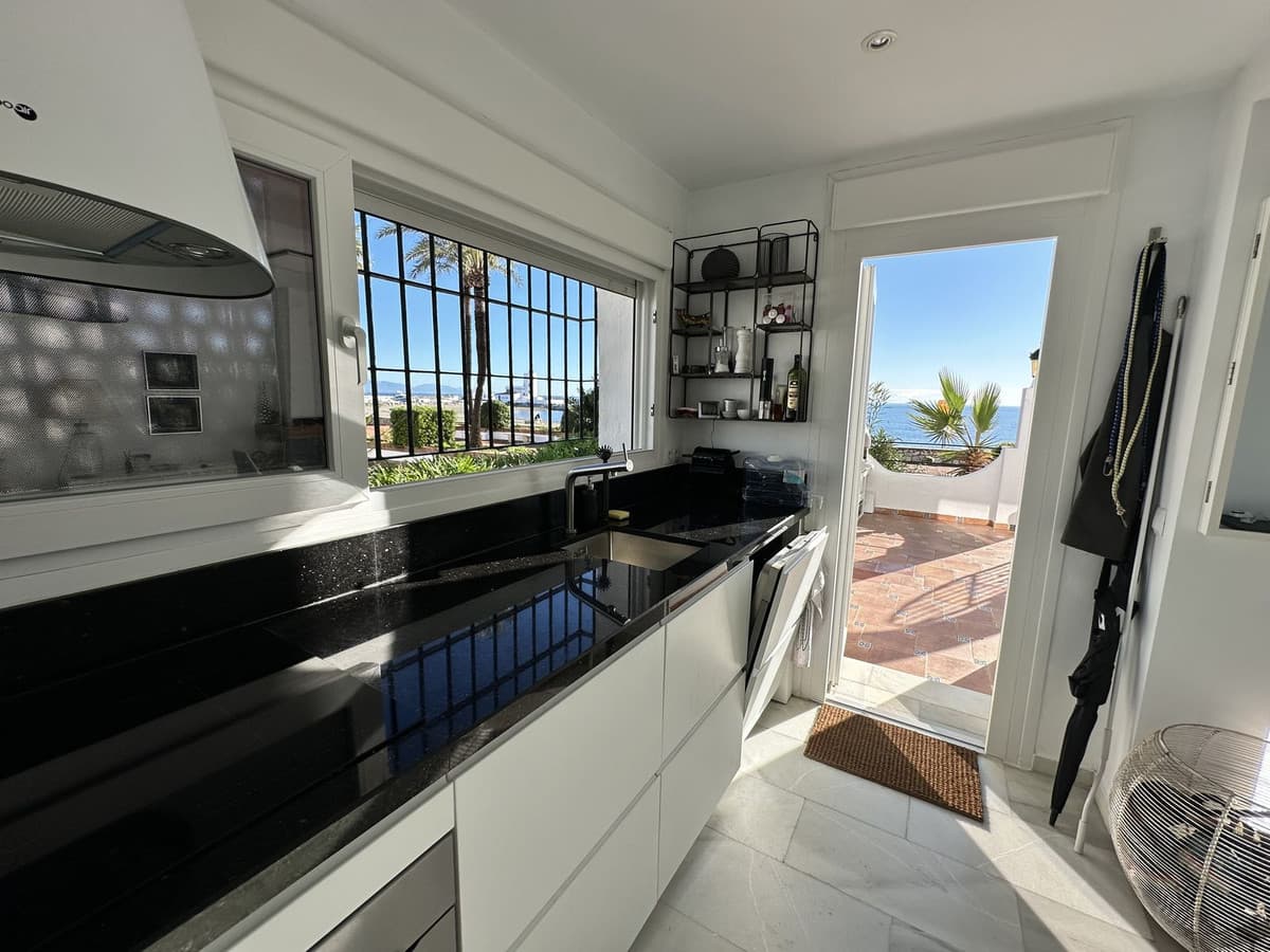 Semi-Detached House in La Duquesa — photo 10 of 10