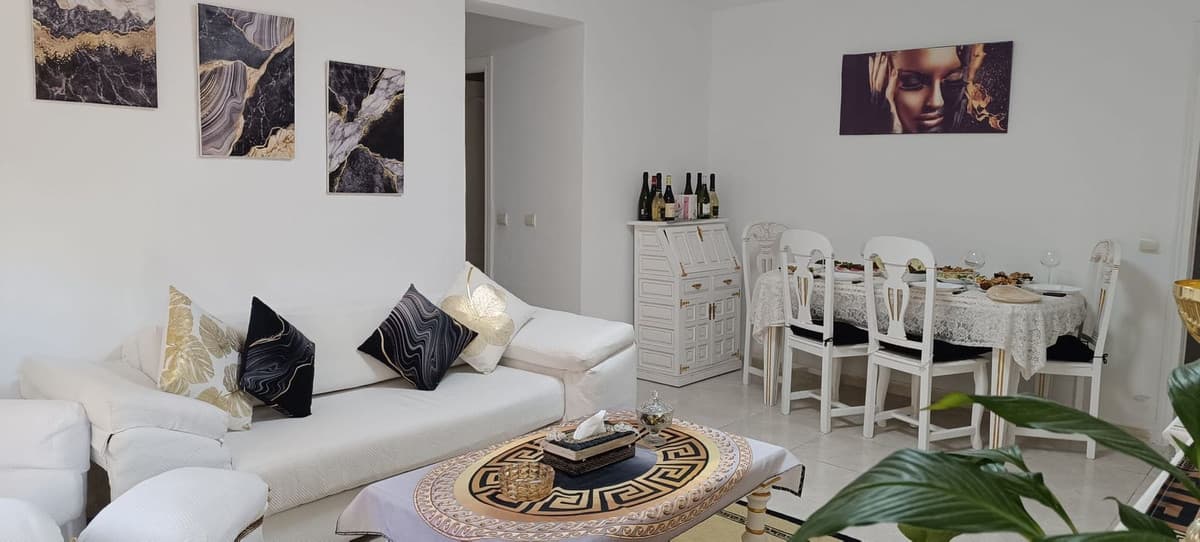 Ground Floor Apartment in Marbella — photo 3 of 10