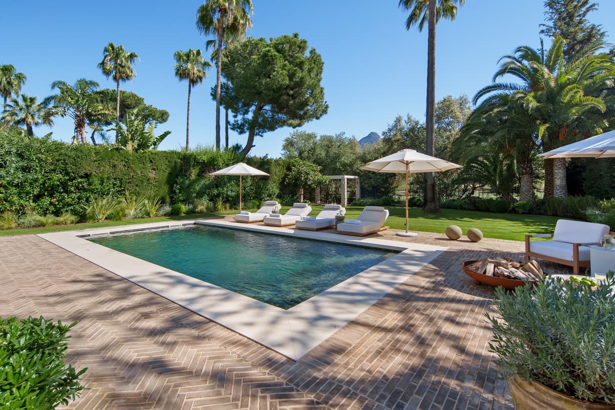 Detached Villa in Nueva Andalucía — photo 2 of 10