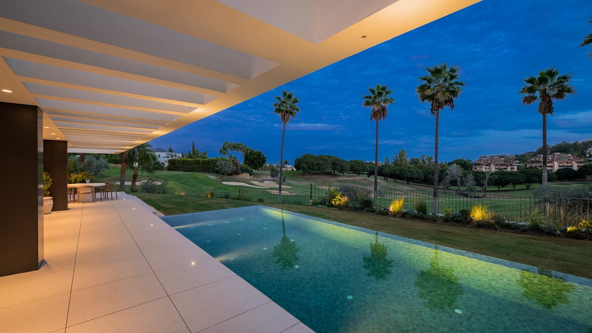 Detached Villa in Nueva Andalucía — photo 3 of 10