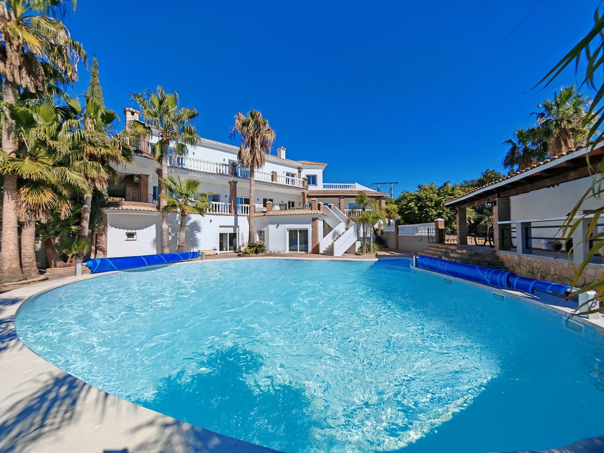 Detached Villa in Benalmadena — photo 1 of 10
