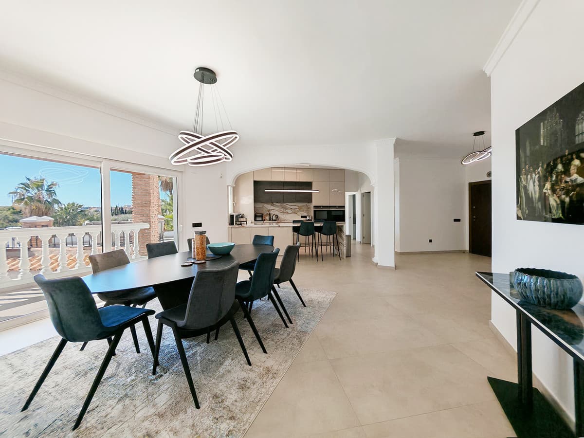 Detached Villa in Benalmadena — photo 3 of 10