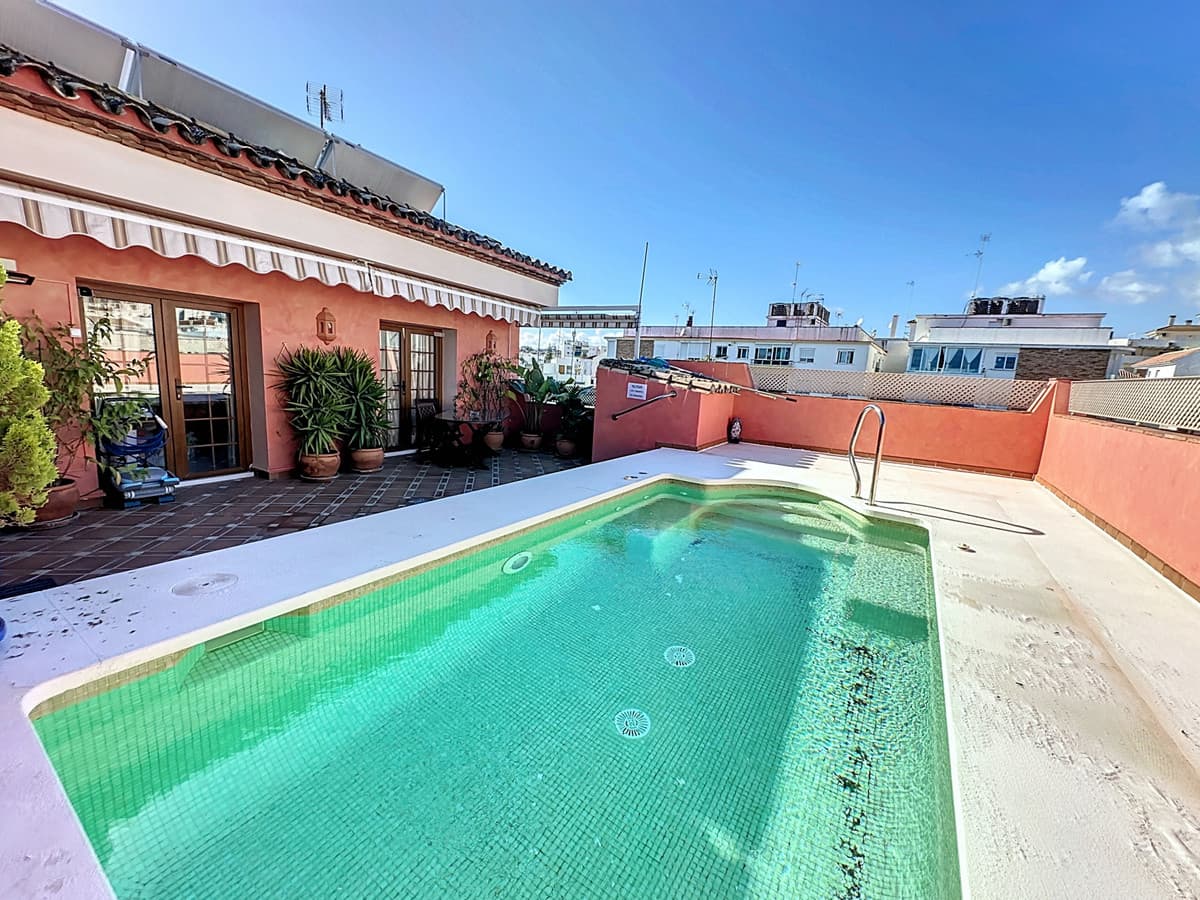 Townhouse in Estepona — photo 2 of 10
