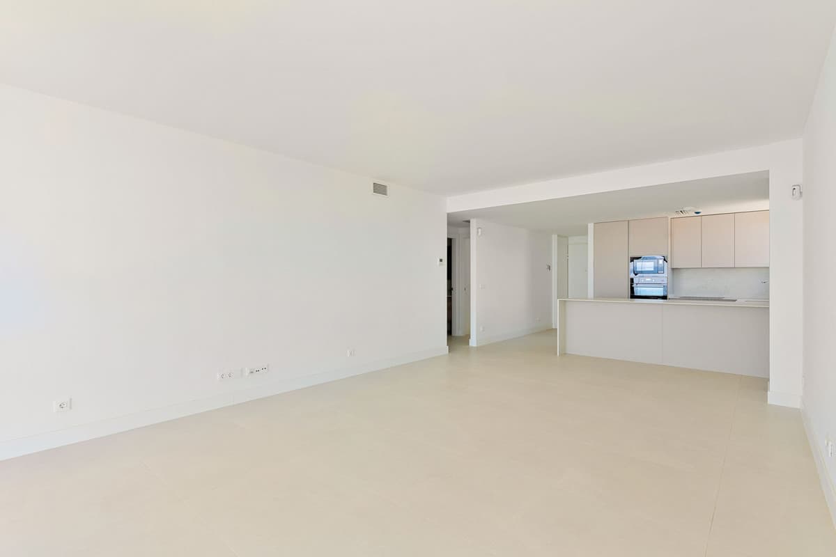 Middle Floor Apartment in Fuengirola — photo 3 of 10