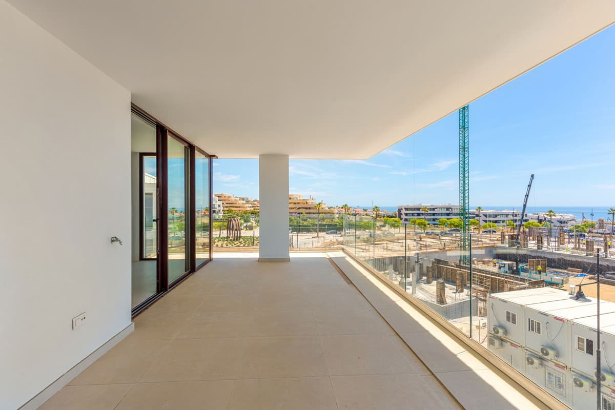 Middle Floor Apartment in Fuengirola — photo 4 of 10