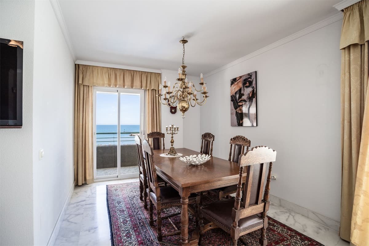 Middle Floor Apartment in Fuengirola — photo 8 of 10