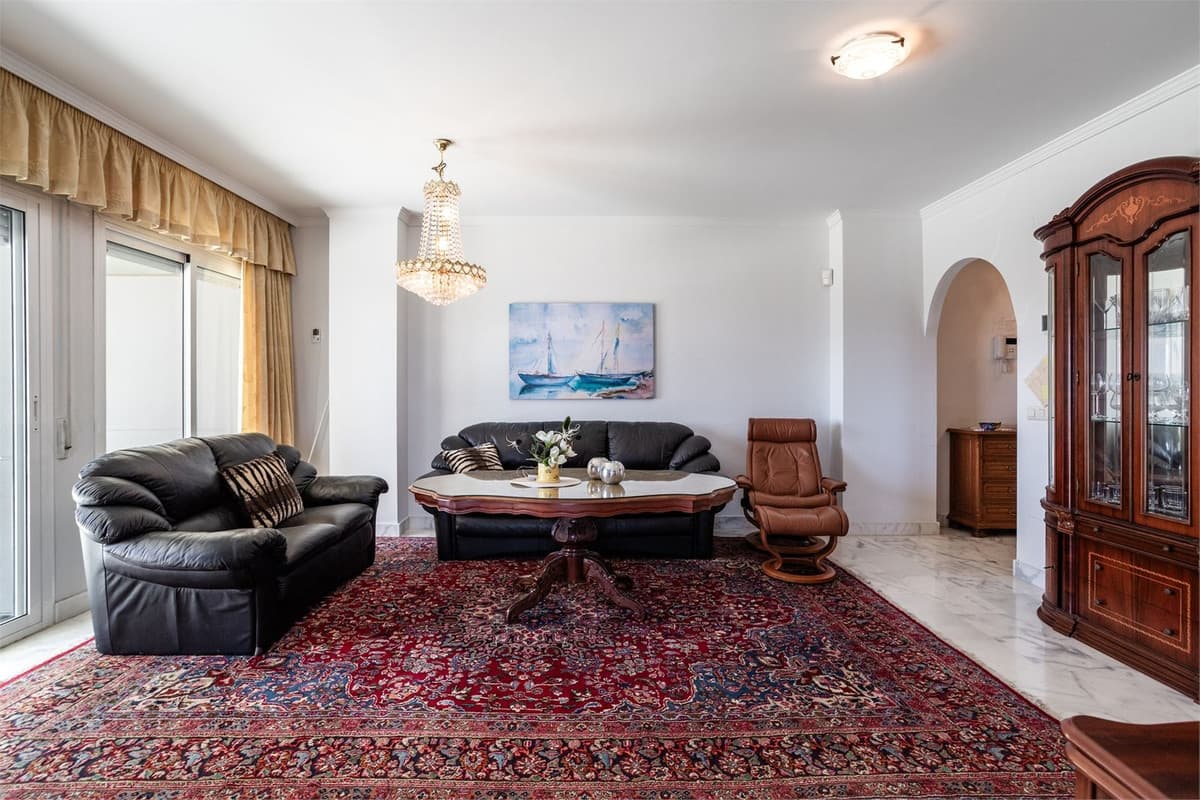 Middle Floor Apartment in Fuengirola — photo 9 of 10