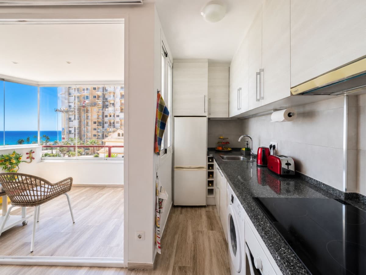 Middle Floor Apartment in Fuengirola — photo 5 of 10