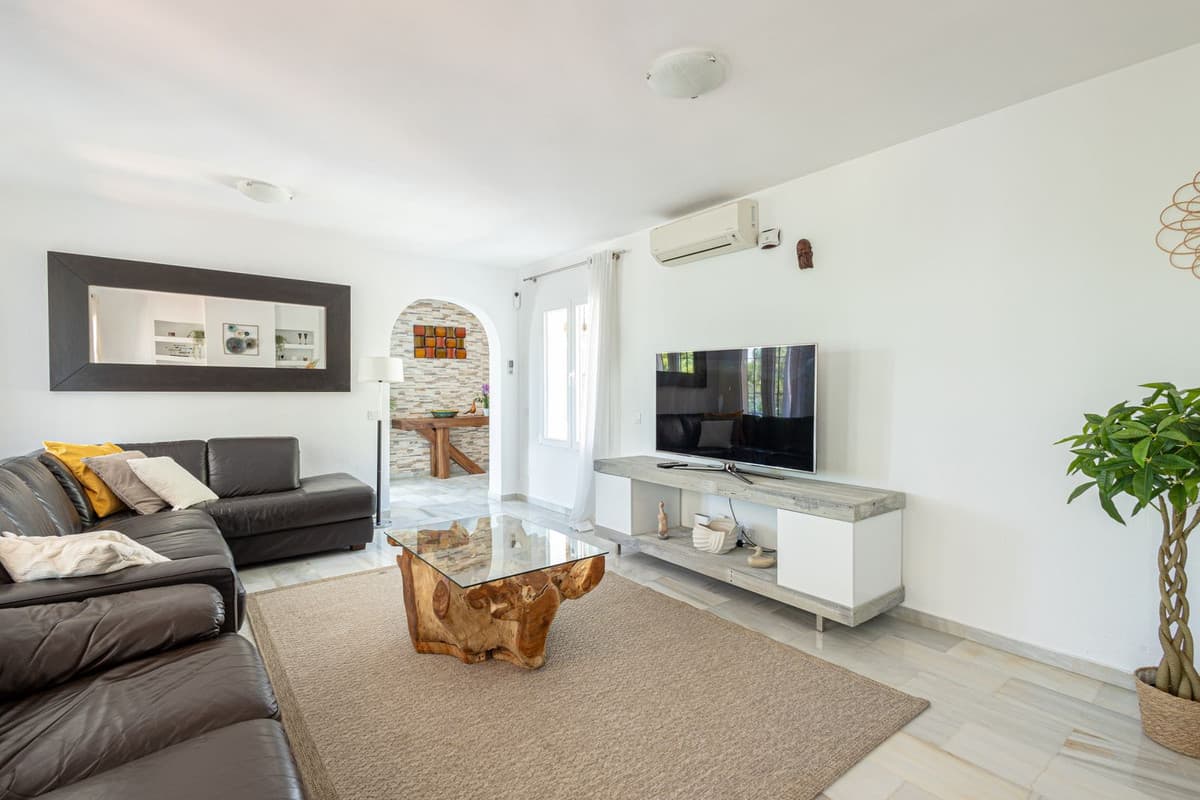 Detached Villa in Estepona — photo 5 of 10