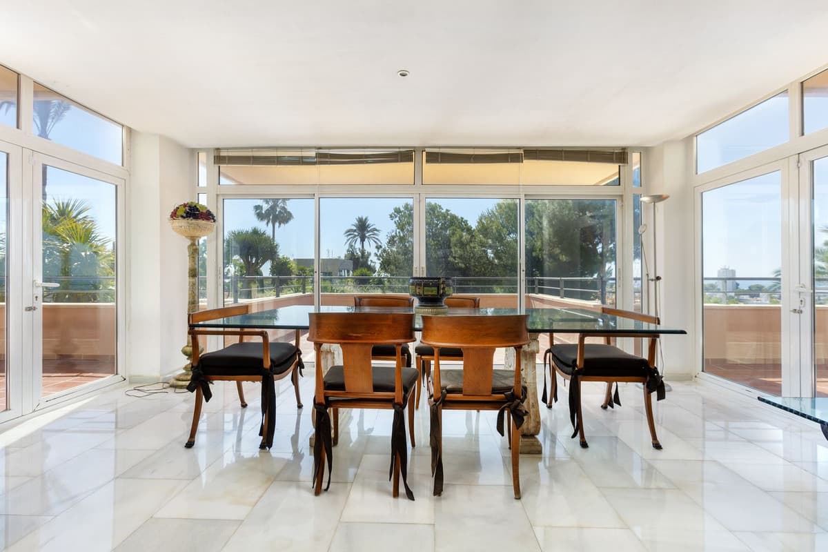 Middle Floor Apartment in Nueva Andalucía — photo 6 of 10