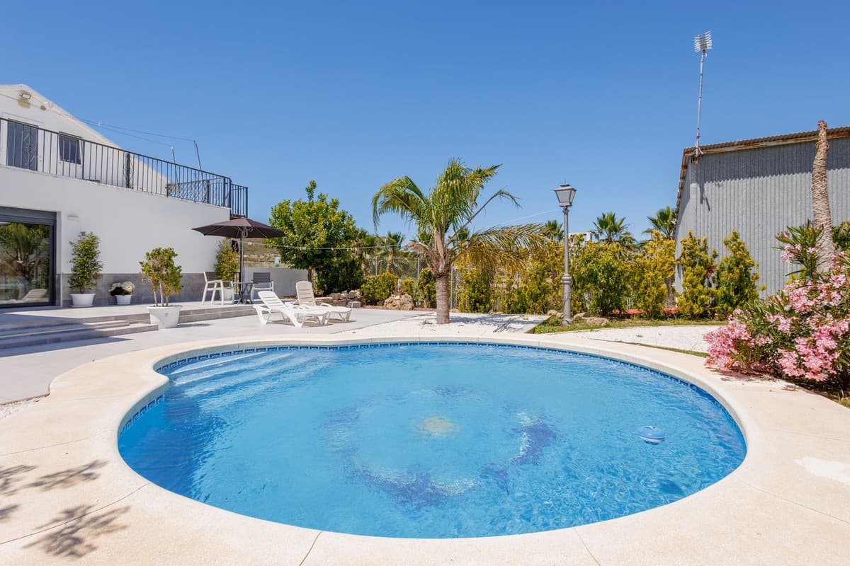 Detached Villa in Coín — photo 1 of 10