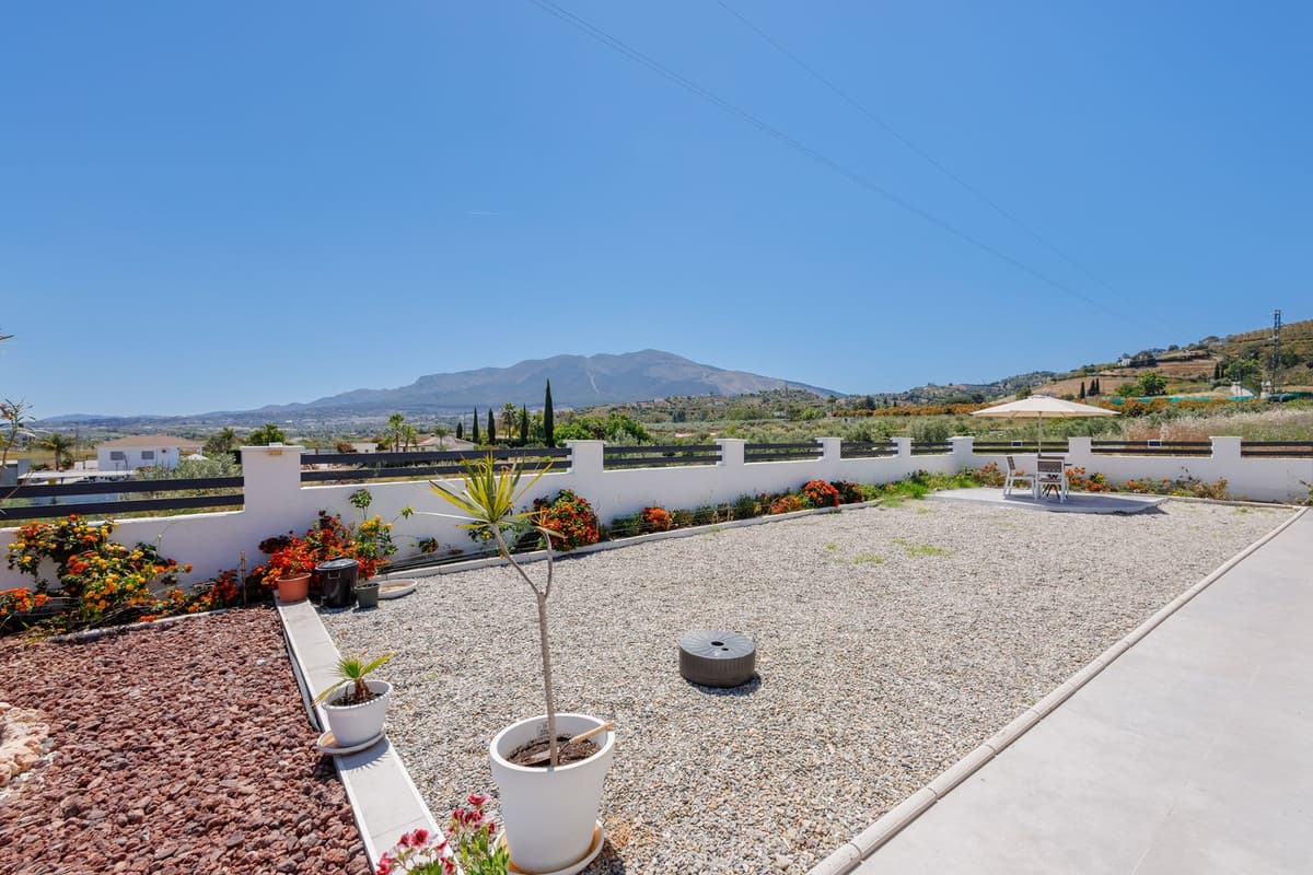 Detached Villa in Coín — photo 3 of 10